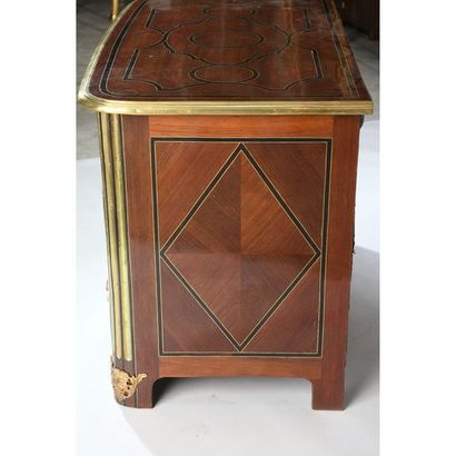 COMMODE LOUIS XIV à plateau bois en placage...