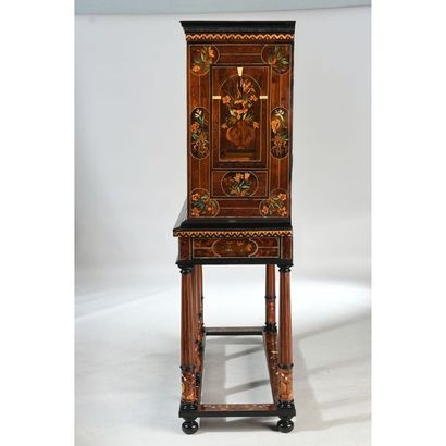 EXCEPTIONNEL CABINET LOUIS XIV SUR SON PIETEMENT...