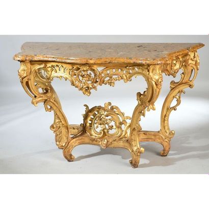 CONSOLE LOUIS XV de forme mouvementée à 4...