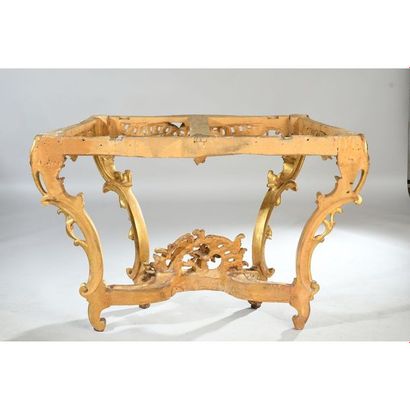 CONSOLE LOUIS XV de forme mouvementée à 4...