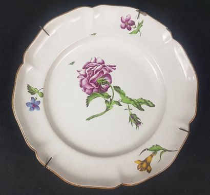 STRASBOURG

Earthenware plate with contoured...