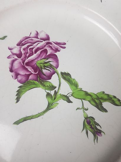 STRASBOURG

Earthenware plate with contoured...