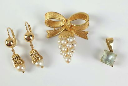 LOT in yellow gold, consisting of:

-a gold...