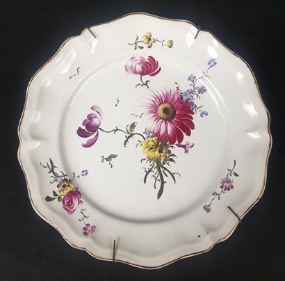 STRASBOURG

Earthenware plate with contoured...