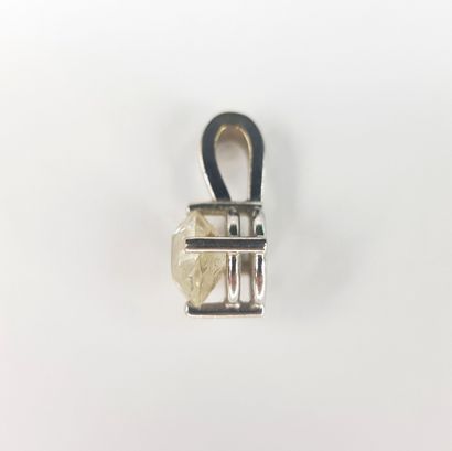 White gold 750 ‰ pendant, adorned with a...