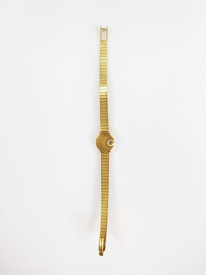 OMEGA - Ladies' round-arm watch in yellow...