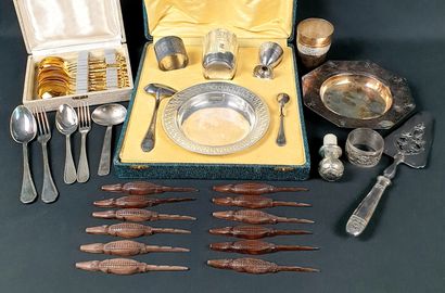 LOT of silver plated metal : a service for...