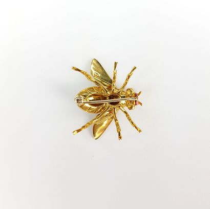 Yellow gold 750 ‰ bee-shaped brooch, the...