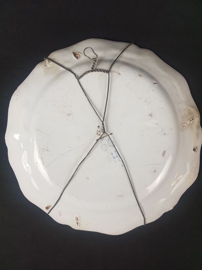 STRASBOURG

Earthenware plate with contoured...