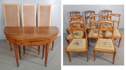 TABLE ronde pliante en noyer et placage de...