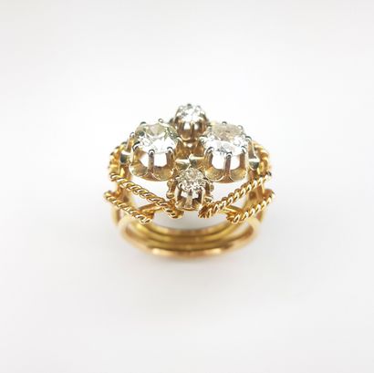 BAGUE en or rose et en or gris 750 ‰ ornée...