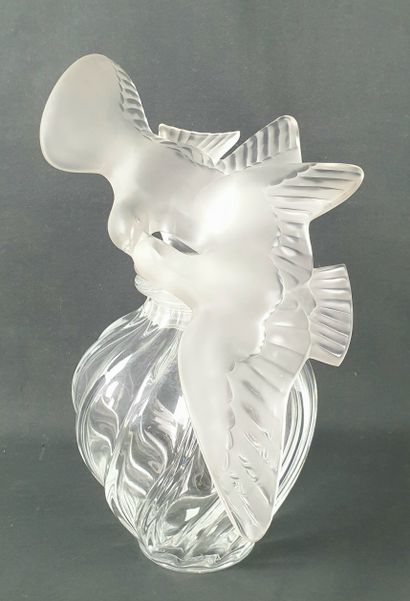 LALIQUE R. - LARGE pressed and partly frosted...