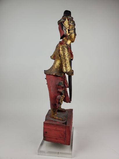 BURMA, 19th century
Statue in gold-lacquered...