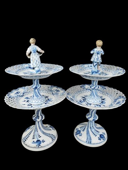 MEISSEN 
Pair of servants or dessert stands...