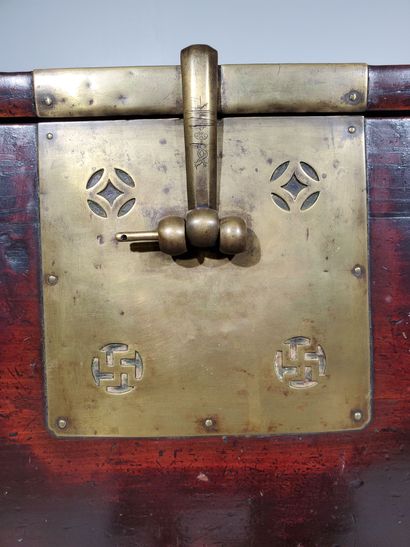 KOREA, late Choson period, 19th century
Chest...