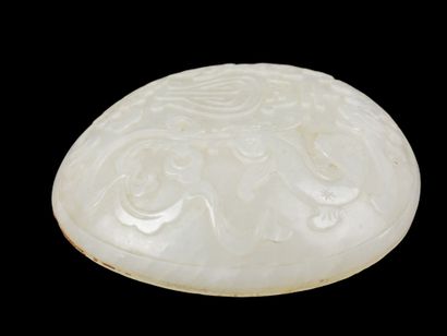 CHINA, 19th century
White jade scepter plate,...