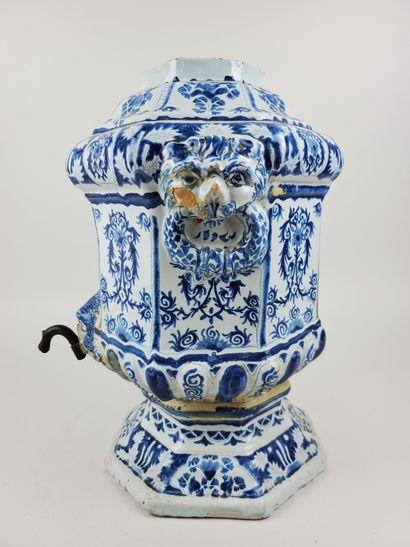 ROUEN Covered fountain and basin
Baluster-shaped...
