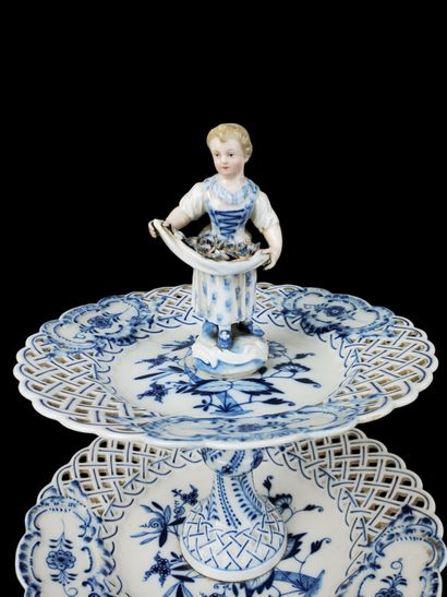 MEISSEN 
Pair of servants or dessert stands...