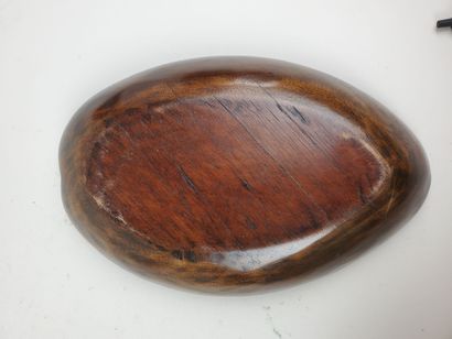 CHINA, circa 1900
Lot comprising two serpentine...
