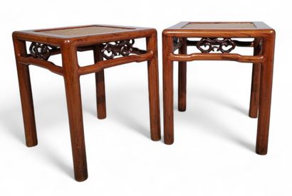 CHINA, circa 1850

Pair of Hong Mu stools

Square-shaped,...