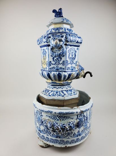 ROUEN Covered fountain and basin
Baluster-shaped...