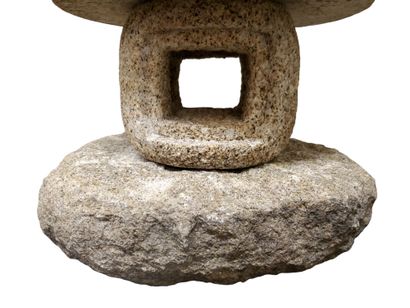 ASIAN ARTS
Small Japanese lantern, composed...