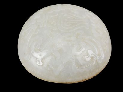 CHINA, 19th century
White jade scepter plate,...