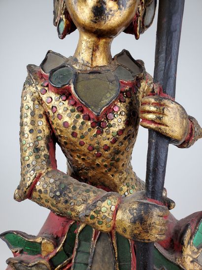 BURMA, 19th century
Statue in gold-lacquered...