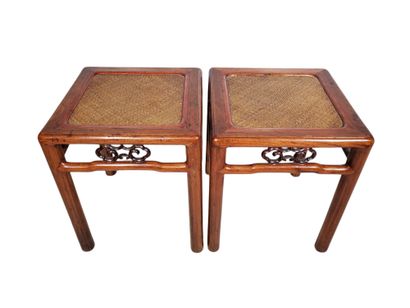 CHINA, circa 1850

Pair of Hong Mu stools

Square-shaped,...