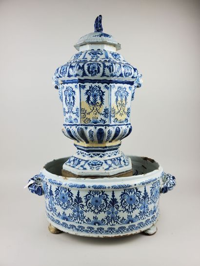 ROUEN Covered fountain and basin
Baluster-shaped...