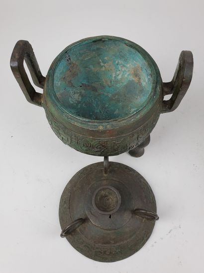 CHINA, Song and Ming periods
Two tripod bronze...