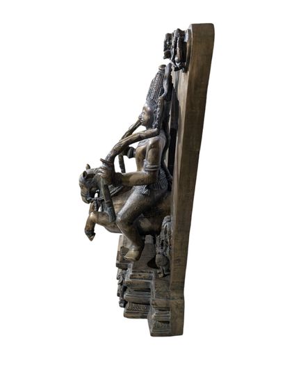 INDIA - 20th century
Large bronze stele depicting...