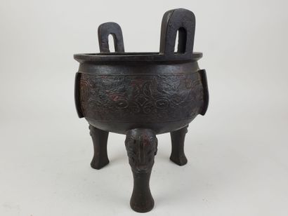 CHINA, Song and Ming periods
Two tripod bronze...