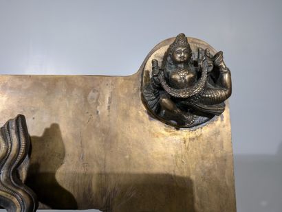 INDIA - 20th century
Large bronze stele depicting...