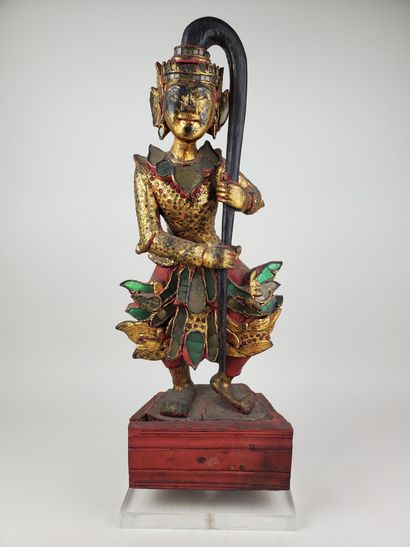 BURMA, 19th century
Statue in gold-lacquered...