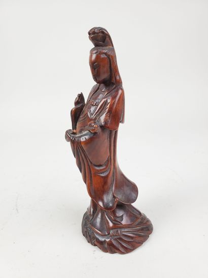 CHINA, circa 1900
Lot comprising two serpentine...