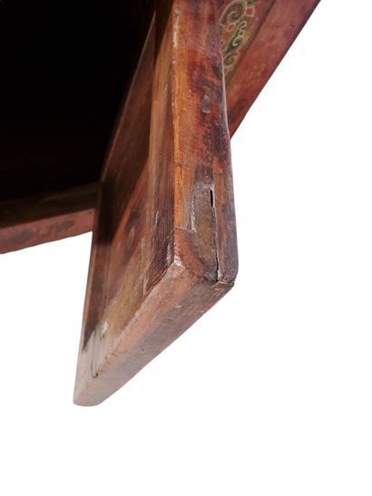TIBET, 19th century
Red lacquered wood cabinet,...