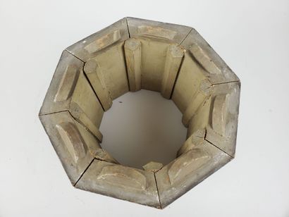ROUEN Covered fountain and basin
Baluster-shaped...