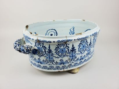 ROUEN Covered fountain and basin
Baluster-shaped...
