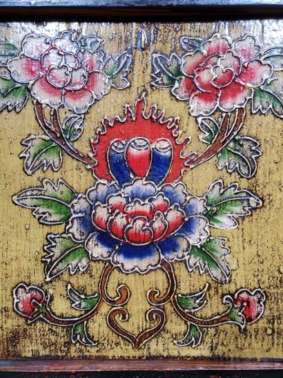 TIBET, 19th century
Red lacquered wood cabinet,...