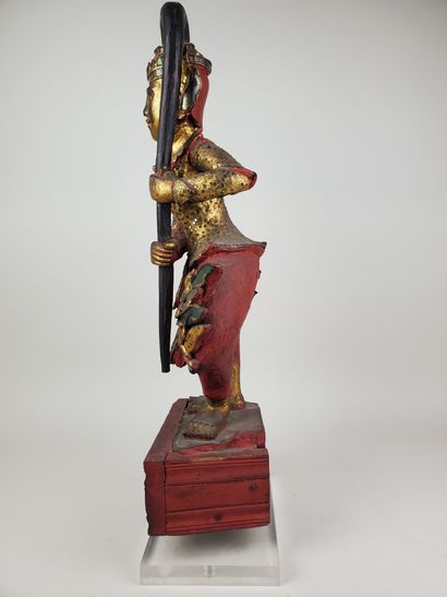 BURMA, 19th century
Statue in gold-lacquered...
