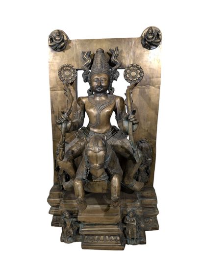 INDIA - 20th century
Large bronze stele depicting...