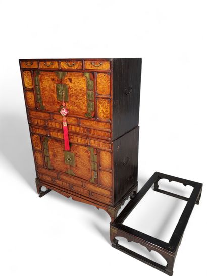 KOREA, late Choson period, 19th century
Pair...
