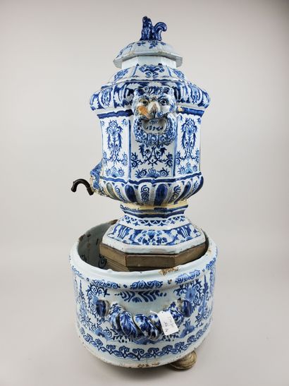 ROUEN Covered fountain and basin
Baluster-shaped...