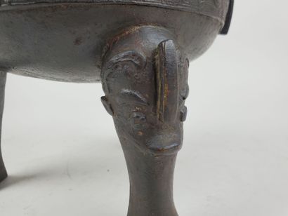 CHINA, Song and Ming periods
Two tripod bronze...
