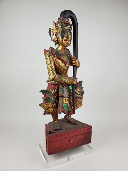 BURMA, 19th century
Statue in gold-lacquered...