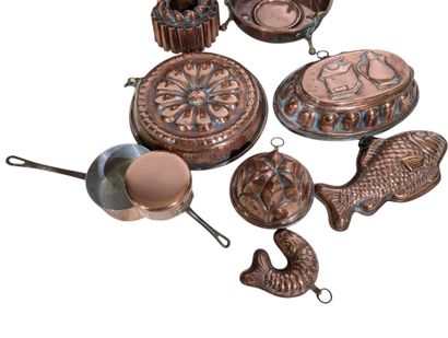 TABLEWARE
Set of saucepans, molds, etc...,...