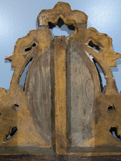 MIROIR de style Louis XVI 
Bois et stuc à...