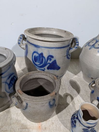 BETSCHDORF
Sept pots et ancien pichet en...