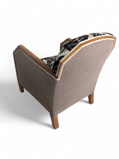 Art Deco armchair
Light-stained oak frame,...